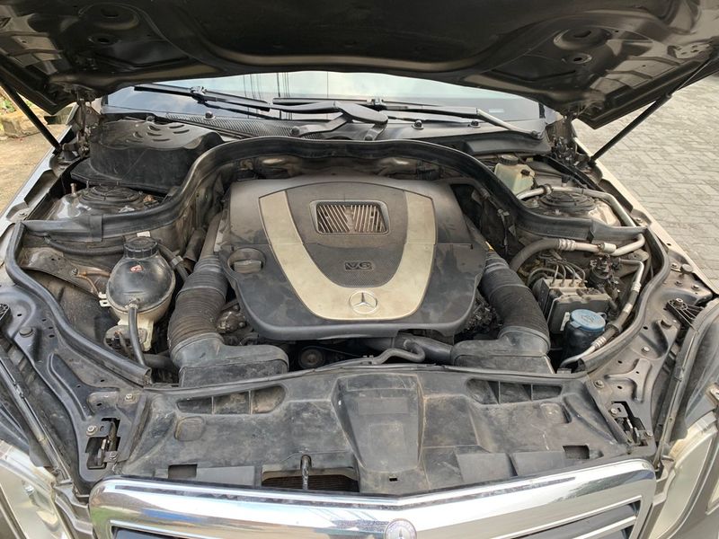 Thumbnail 6 of 2010 Mercedes-Benz E-Class